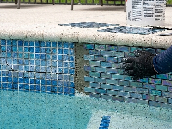 Is Replacing Your Pool Tile in Wellington the Right Choice?