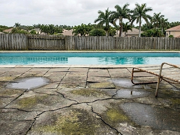 Can Old Pool Decking in Wellington Become a Safety Problem?